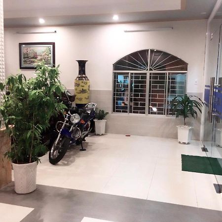 Huyen Tran Hotel Can Tho Esterno foto